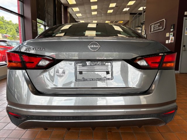 Used 2024 Nissan Altima 2.5 S FWD image 11