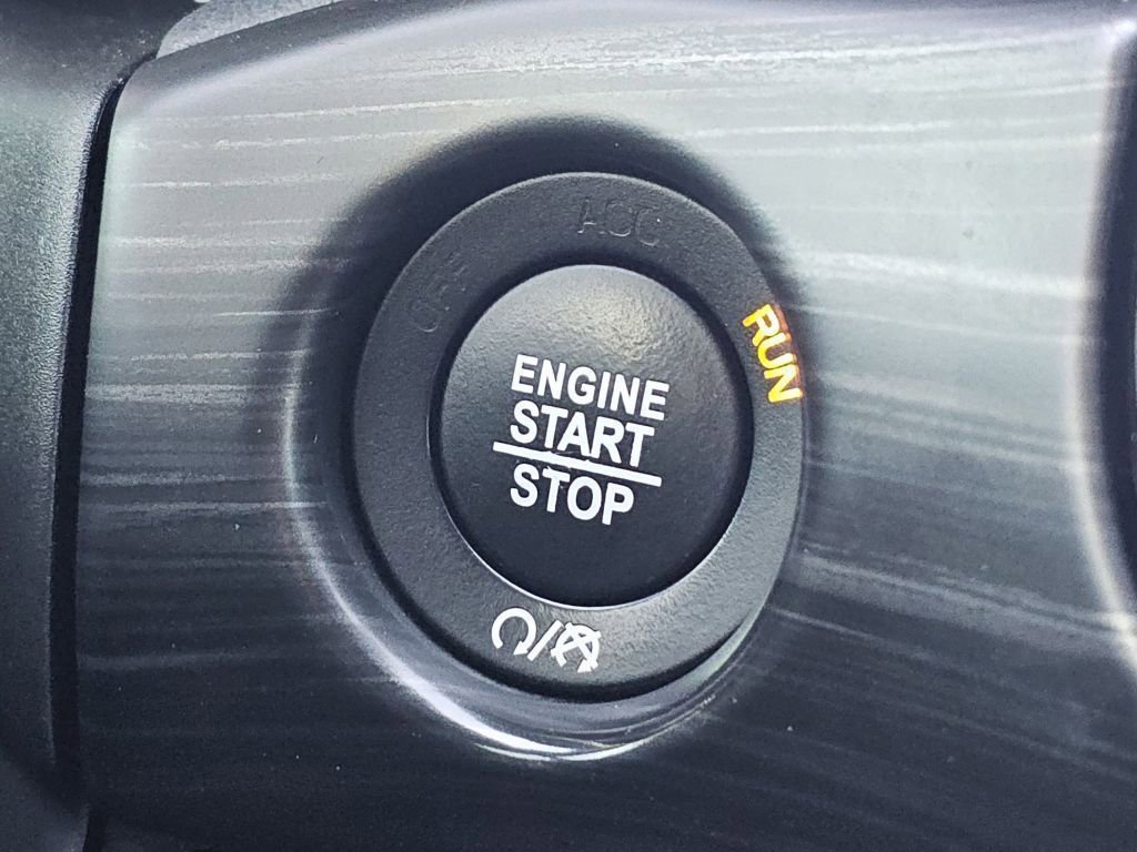 Used 2021 Jeep Grand Cherokee Laredo X image 17