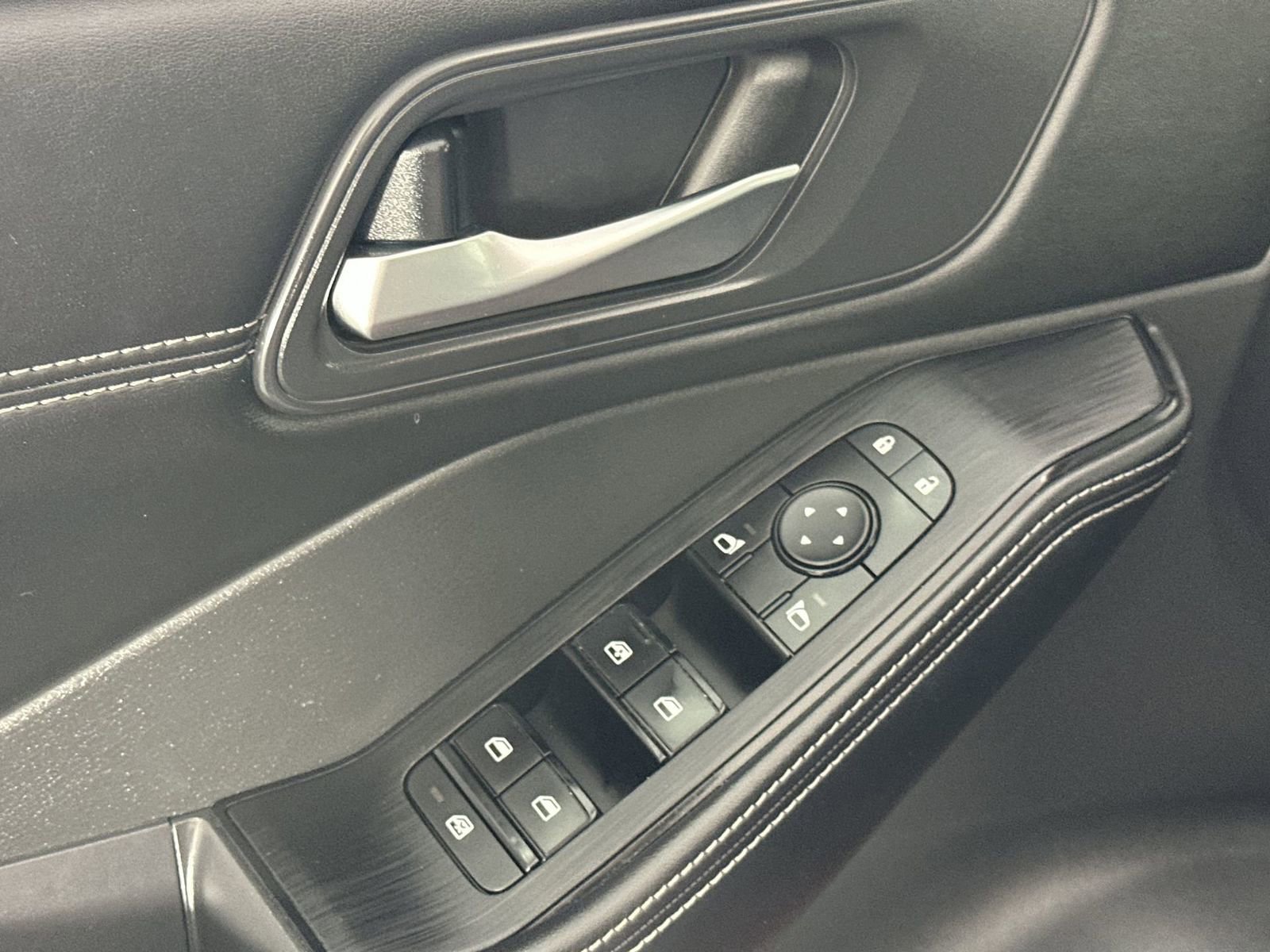 Certified 2022 Nissan Rogue SV w/ SV Premium Package FWD image 13