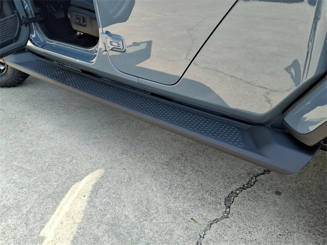 New 2025 Jeep Gladiator Sport image 18