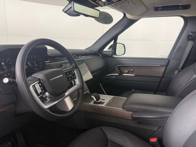 Used 2025 Land Rover Range Rover SE image 7
