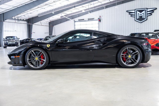Used 2019 Ferrari 488 GTB RWD image 3