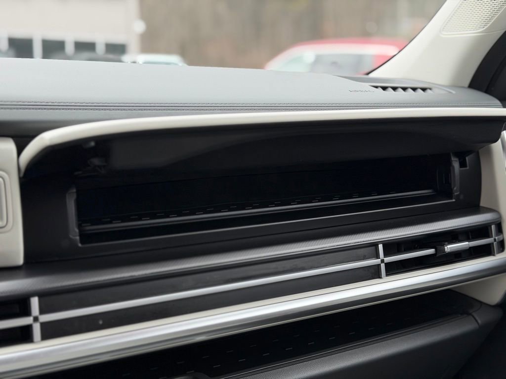 Used 2025 Hyundai Santa Fe SEL image 23