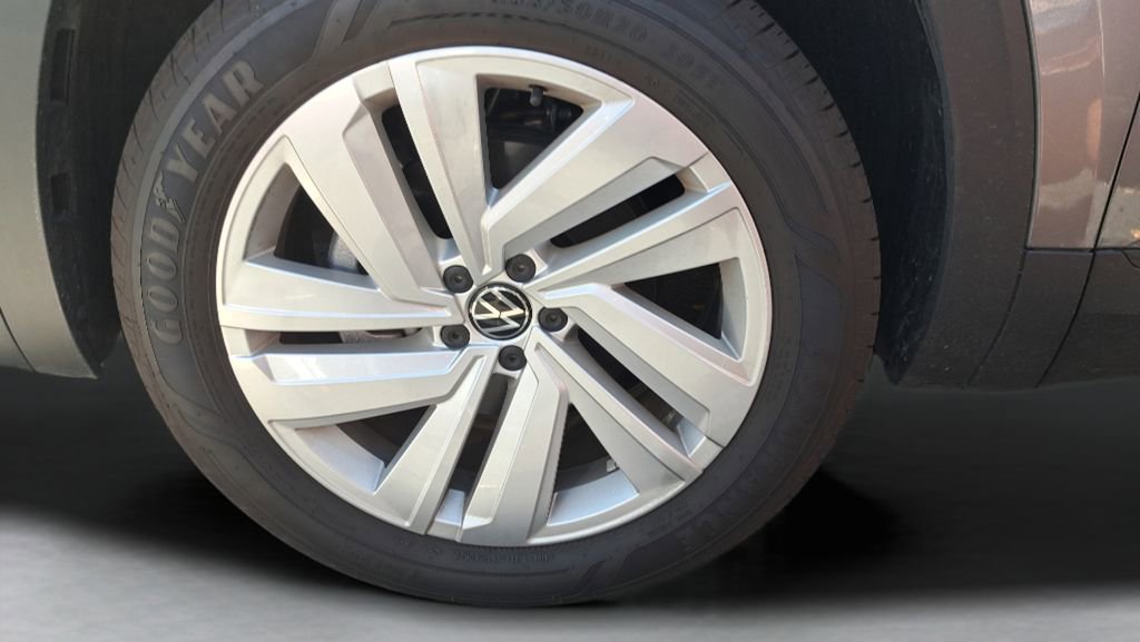 Used 2023 Volkswagen Atlas Cross Sport SE image 3