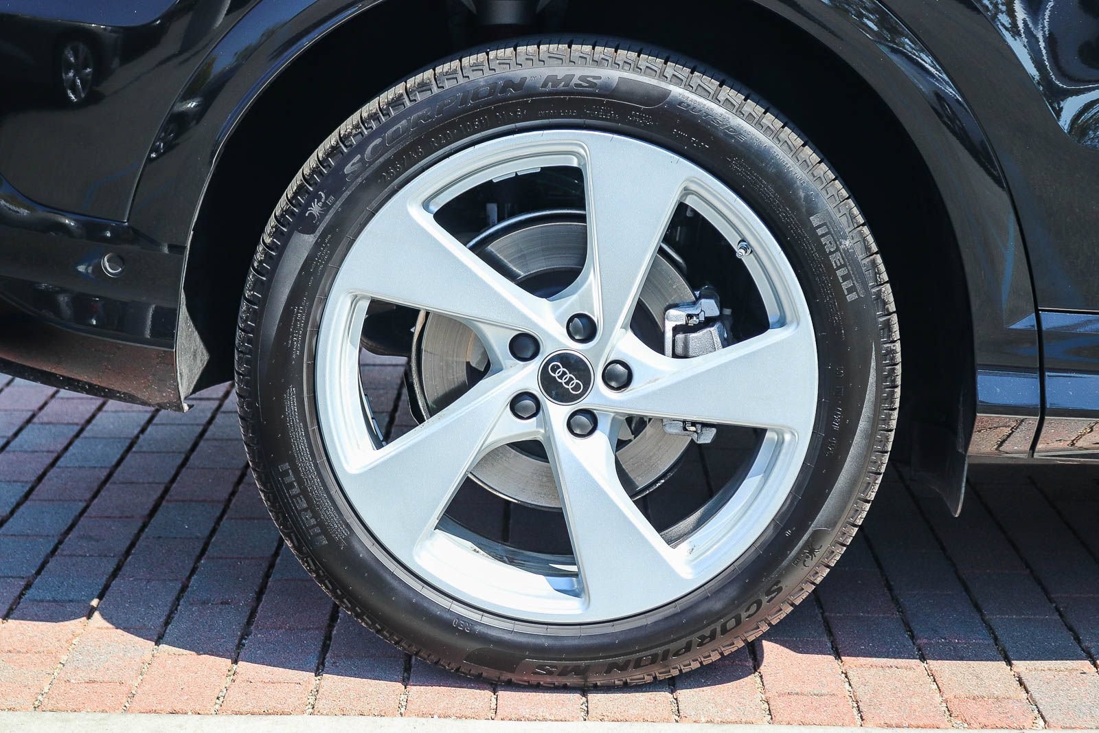 Certified 2025 Audi Q5 Prestige AWD/4WD image 9