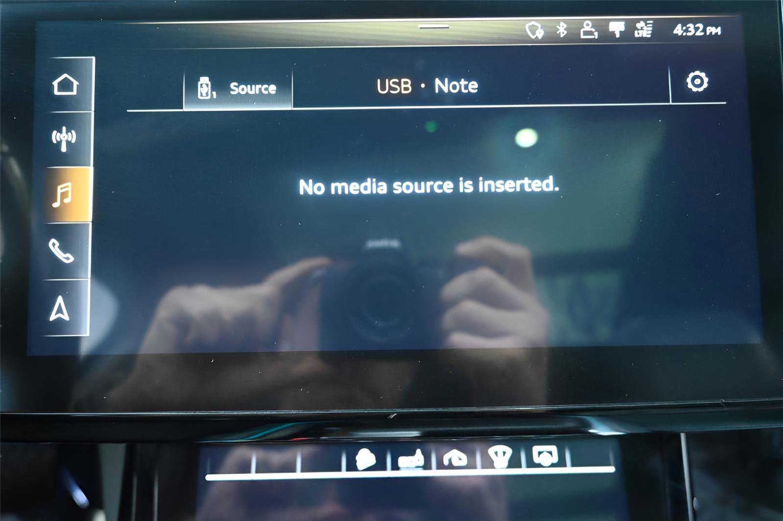 Used 2020 Audi e-tron Prestige w/ Prestige Package image 29