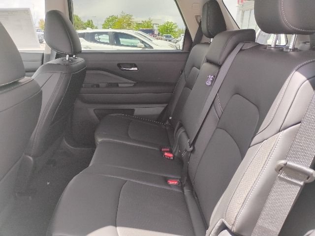 New 2026 Nissan Pathfinder SL AWD/4WD image 12