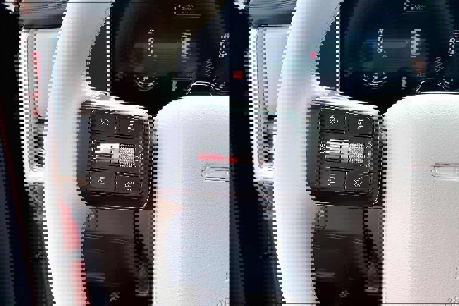 Used 2025 Hyundai Santa Fe SEL image 18