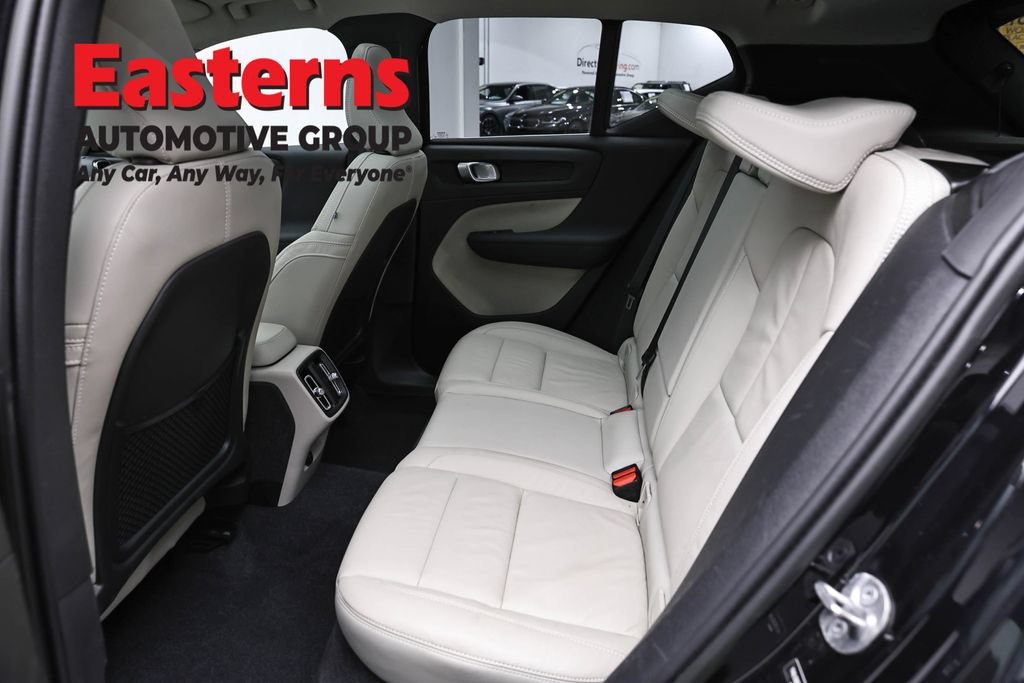 Used 2023 Volvo XC40 B5 Plus AWD/4WD image 21