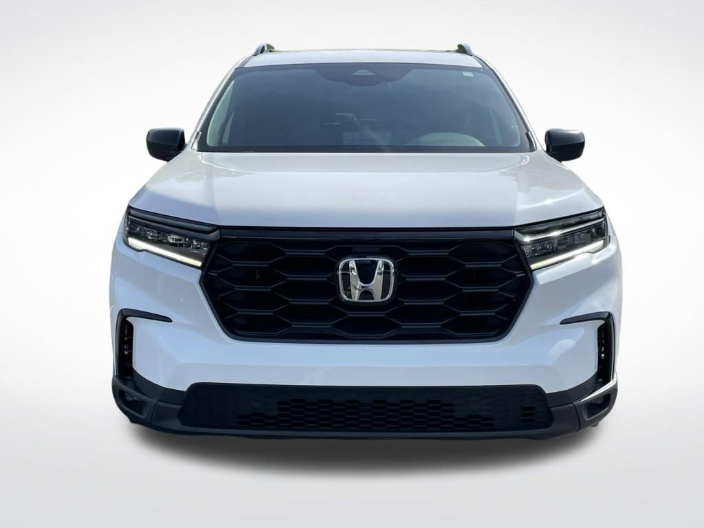 Certified 2025 Honda Pilot Sport image 9