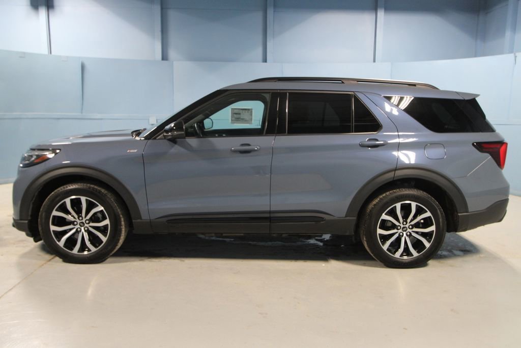Used 2025 Ford Explorer ST-Line image 34