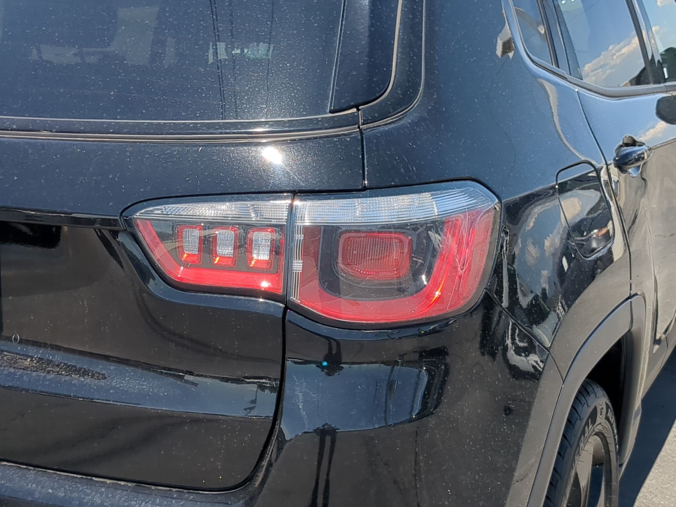 Used 2020 Jeep Compass Latitude AWD/4WD image 12