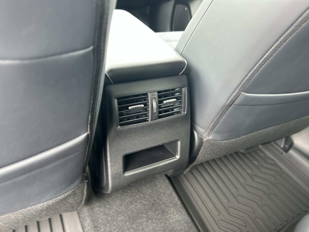 New 2026 Mitsubishi Outlander SE FWD image 18