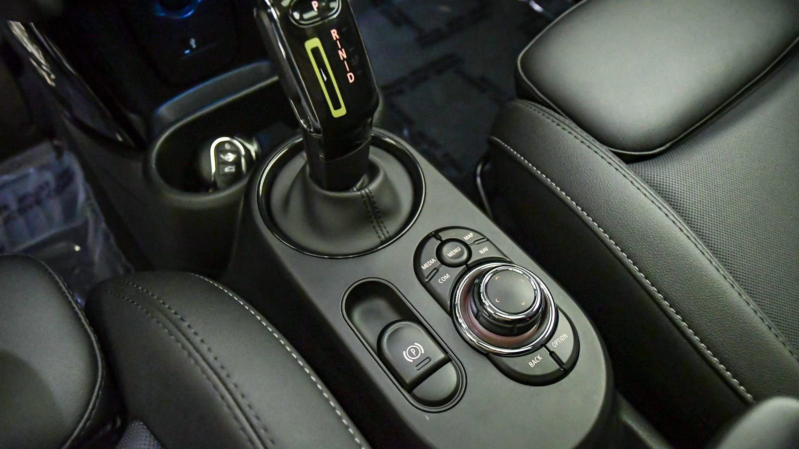 Certified 2024 MINI Cooper SE FWD image 20