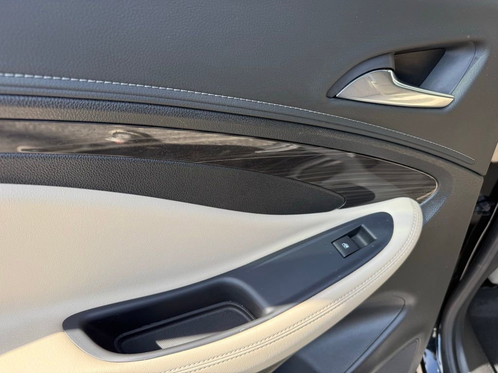 Used 2019 Buick Envision Premium image 33