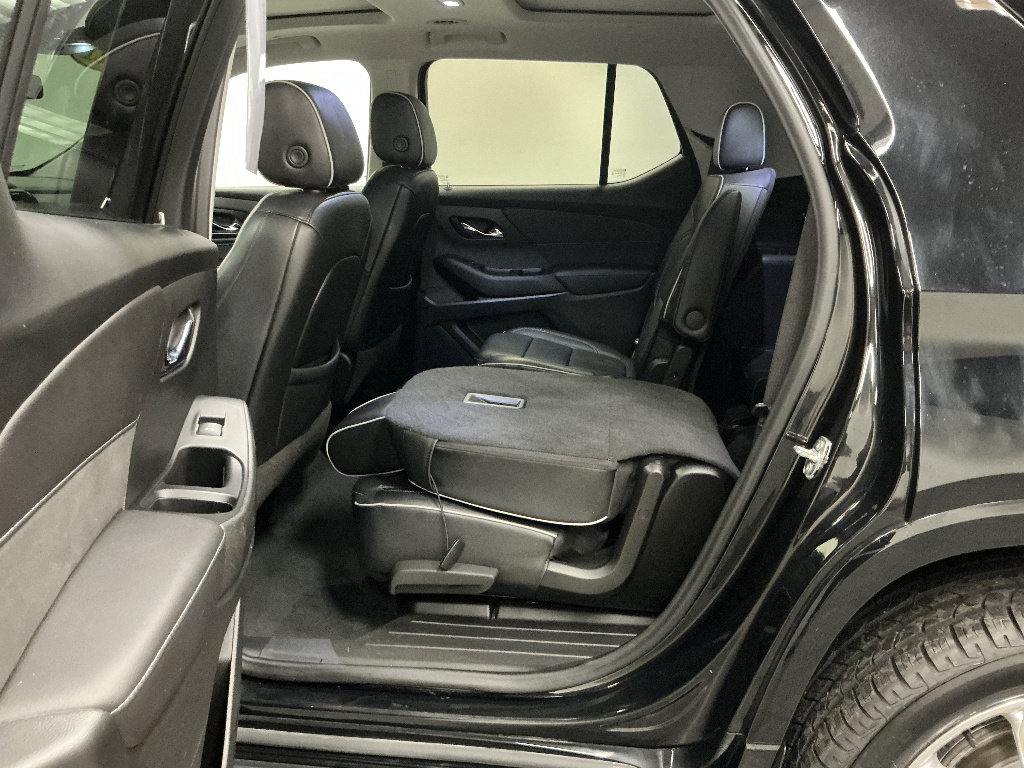 Used 2021 Chevrolet Traverse High Country image 16