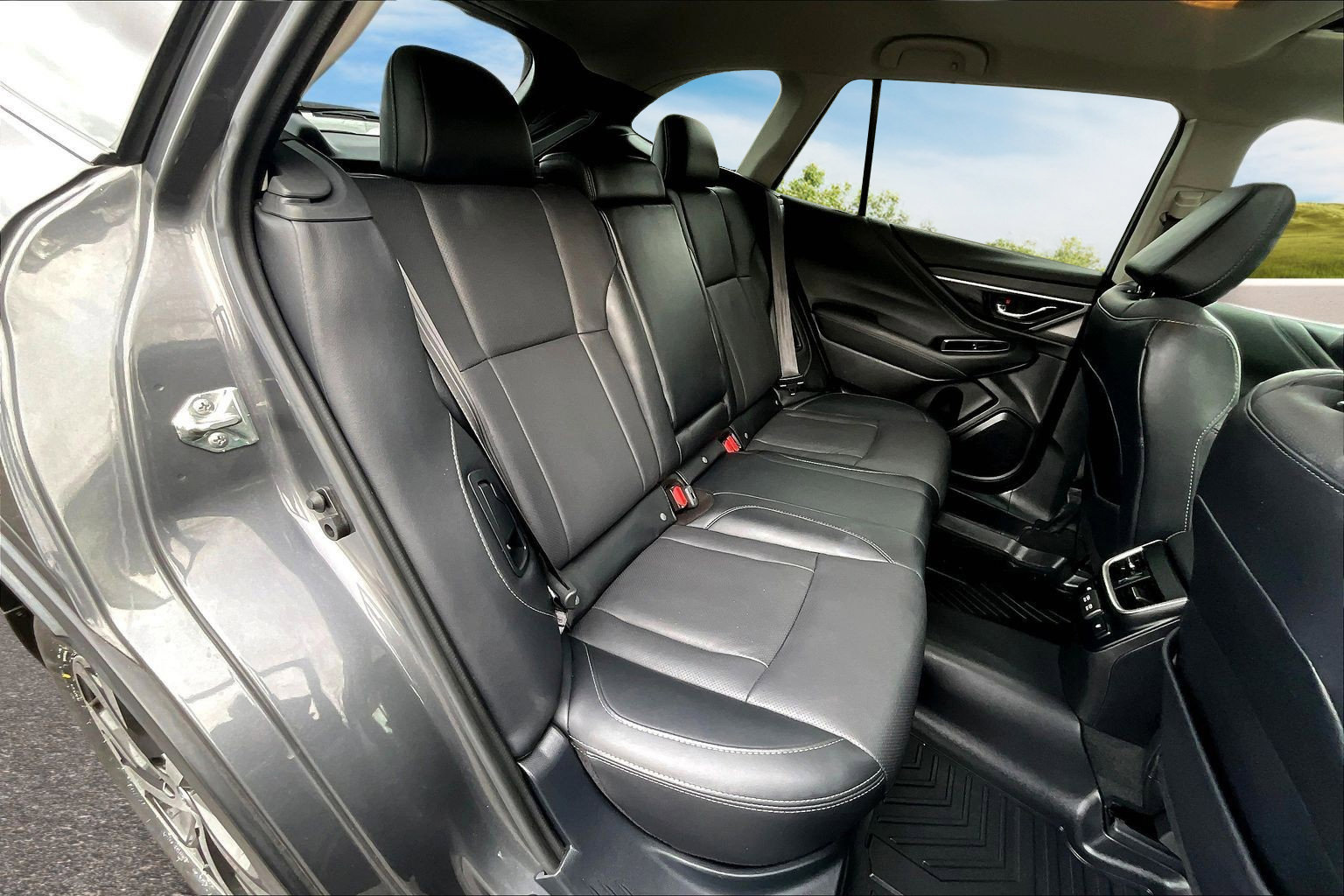 Used 2020 Subaru Outback Limited image 16