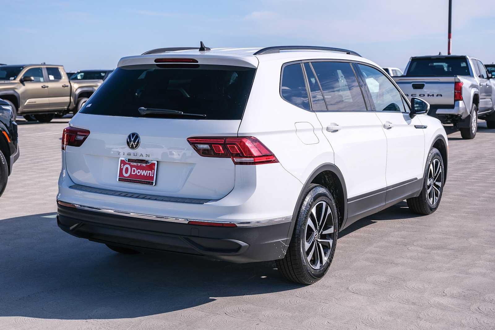 Used 2022 Volkswagen Tiguan S FWD image 4