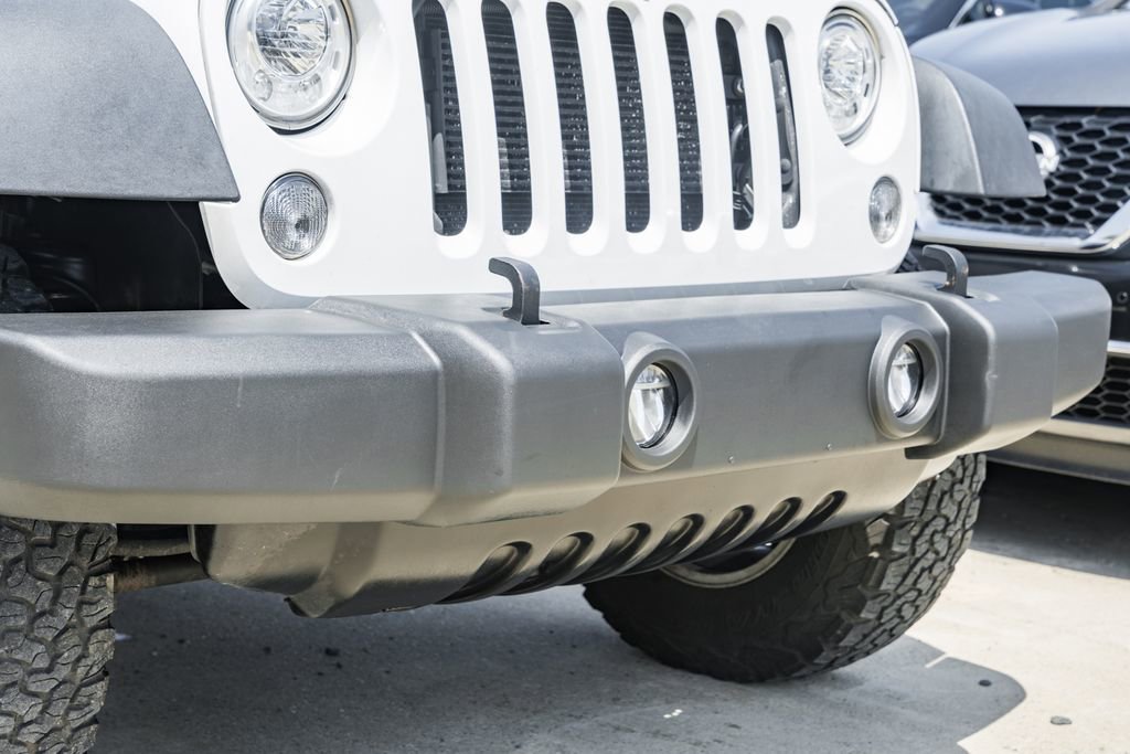 Used 2017 Jeep Wrangler Unlimited Rubicon w/ Cold Weather Group image 9