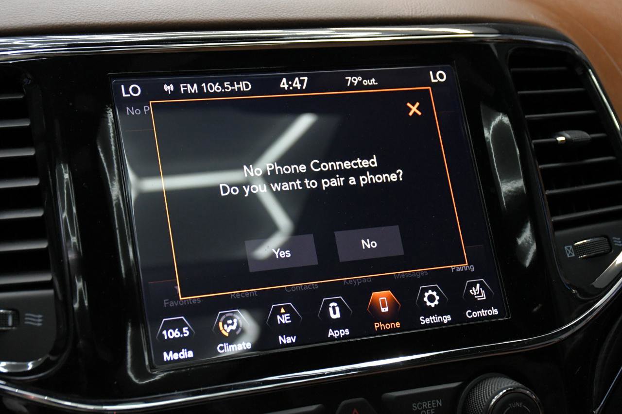 Used 2021 Jeep Grand Cherokee Overland AWD/4WD image 44