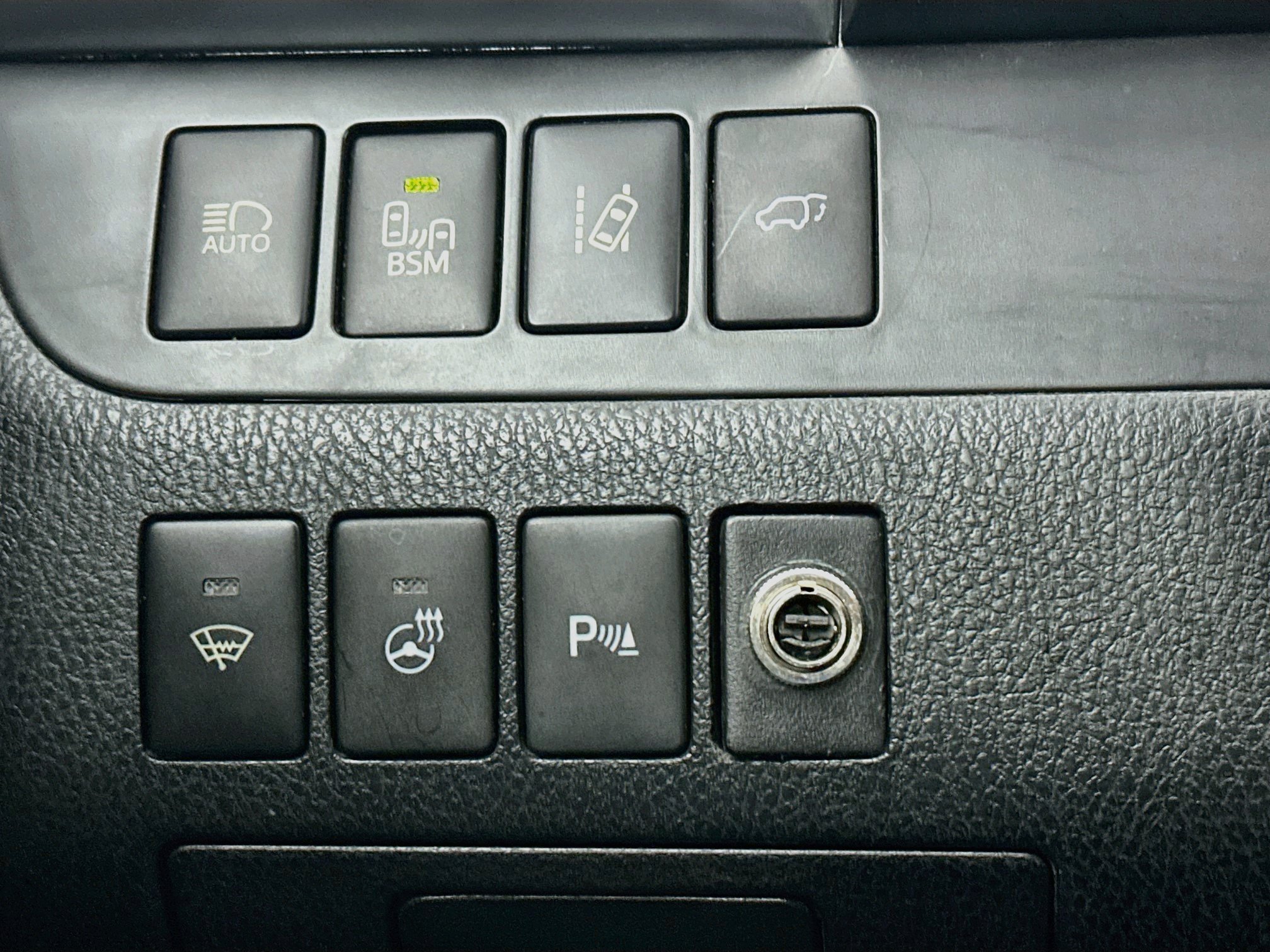 Used 2016 Toyota Highlander Limited Platinum AWD/4WD image 16
