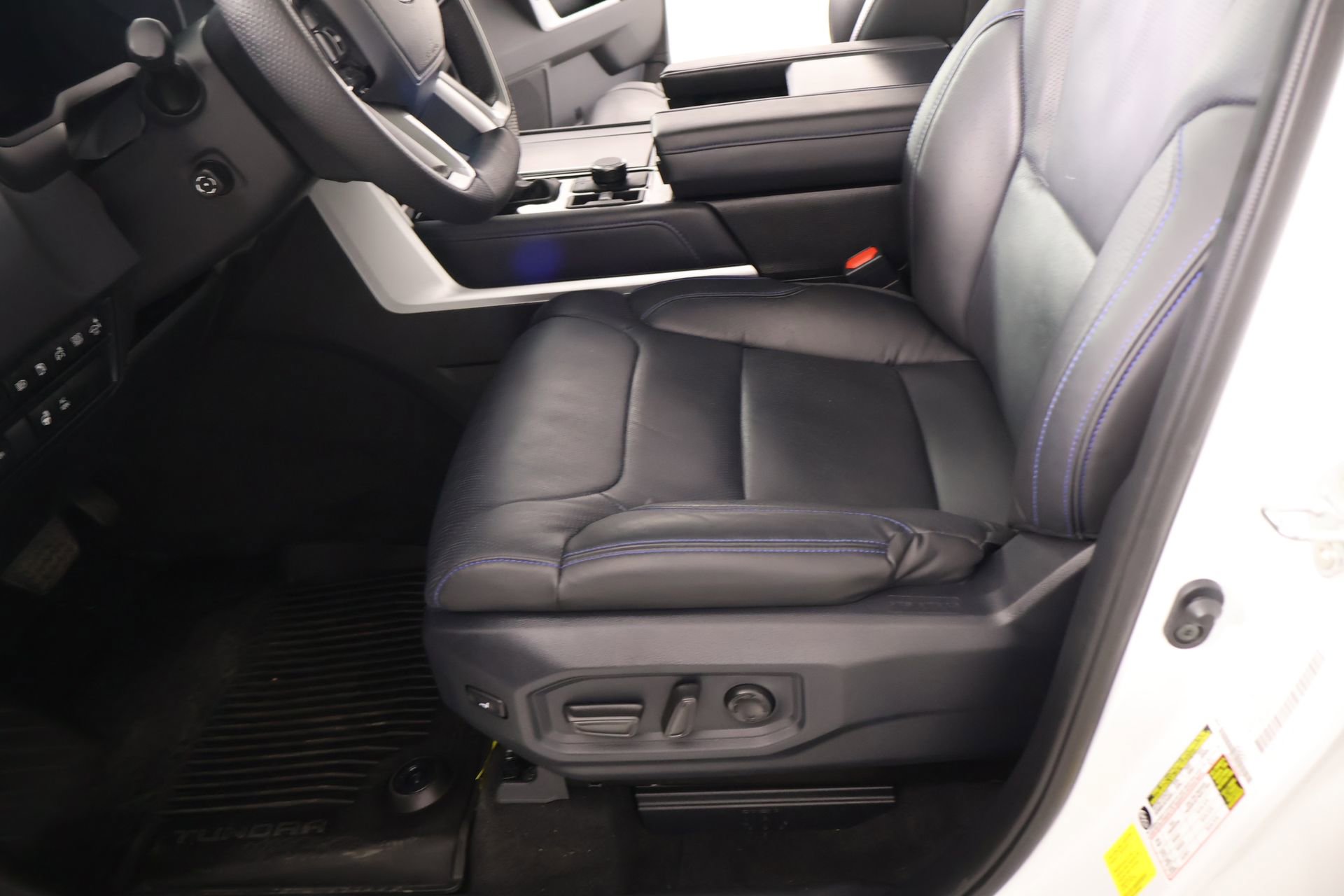 Used 2025 Toyota Tundra Platinum AWD/4WD image 12