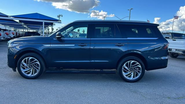 Used 2025 Lincoln Navigator Reserve image 8