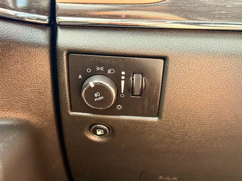 Used 2015 Jeep Grand Cherokee Limited AWD/4WD image 20