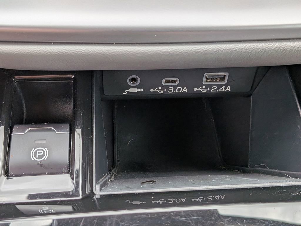Used 2023 Subaru Outback Premium AWD/4WD image 35