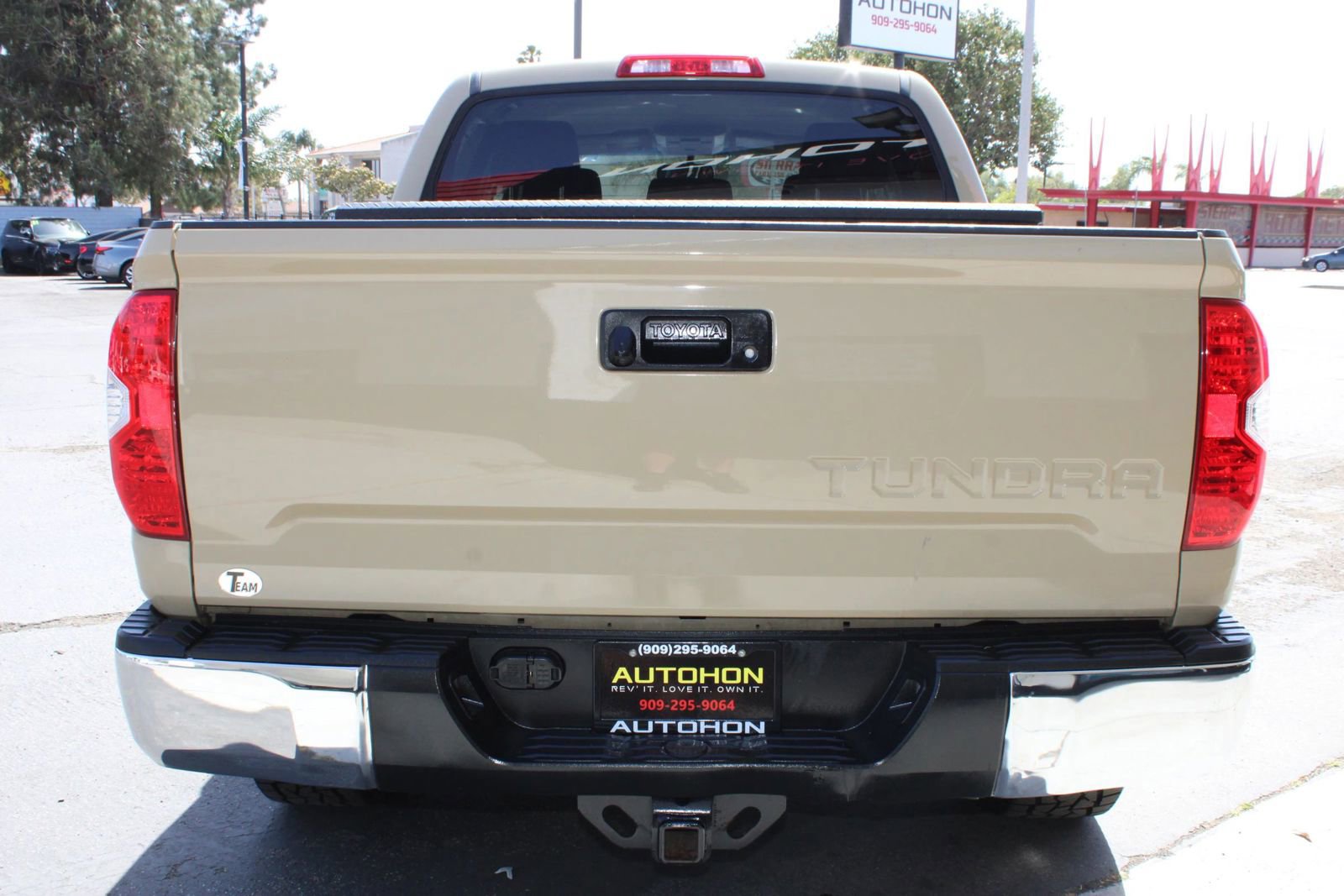 Used 2017 Toyota Tundra SR5 w/ SR5 Upgrade Package image 4