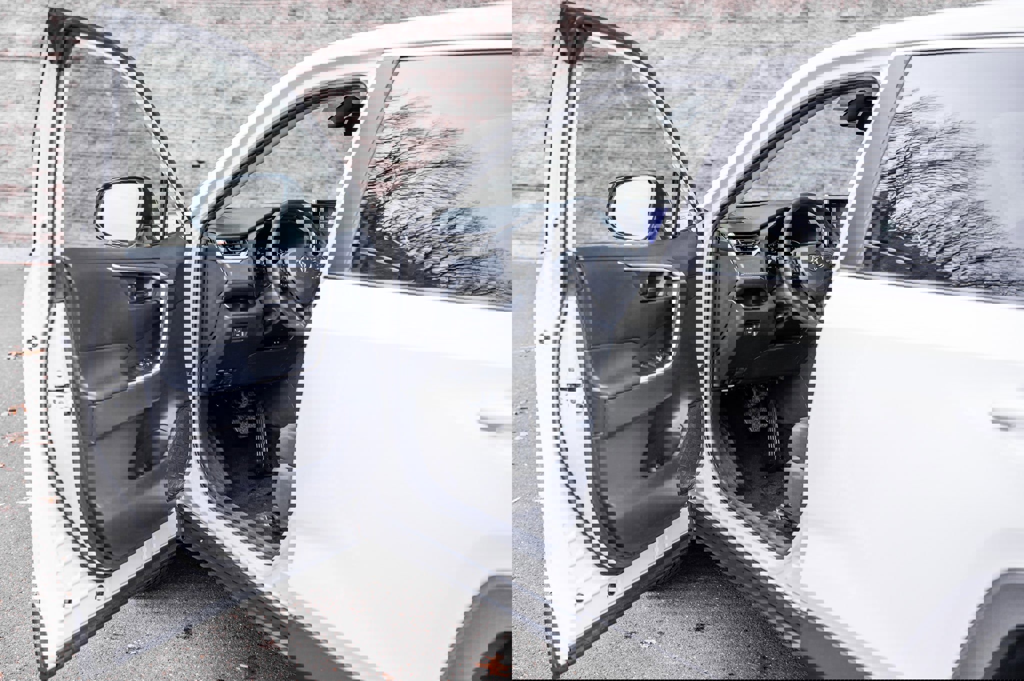 Used 2024 Toyota RAV4 LE image 23