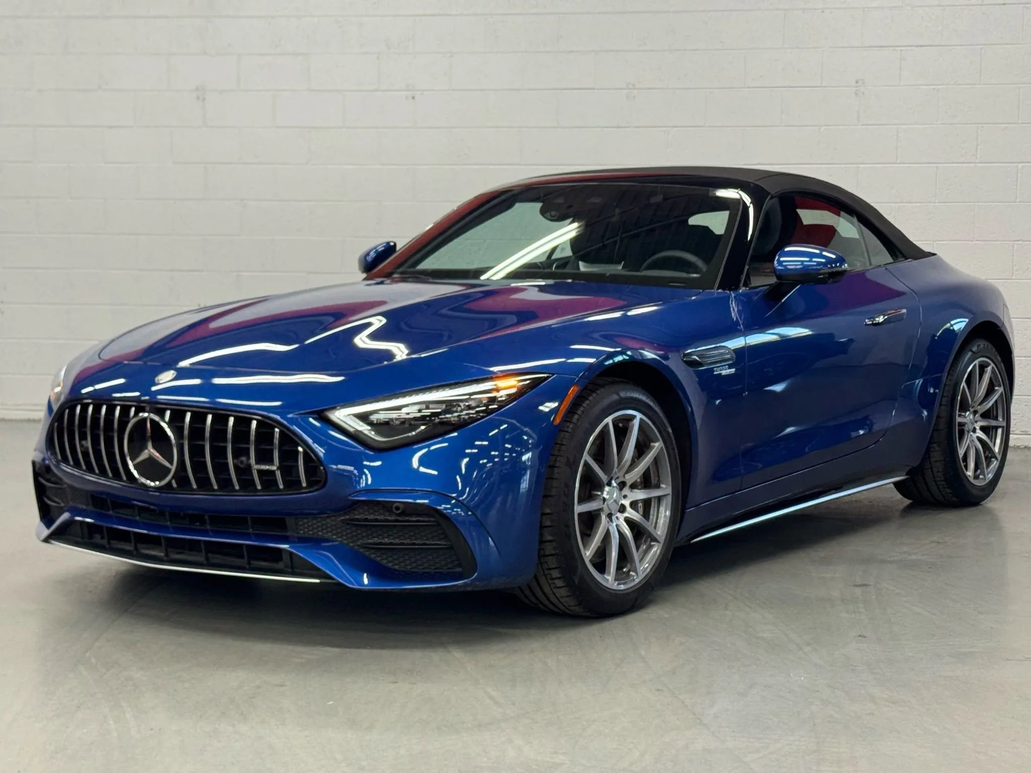 Used 2023 Mercedes-Benz SL 43 AMG image 3