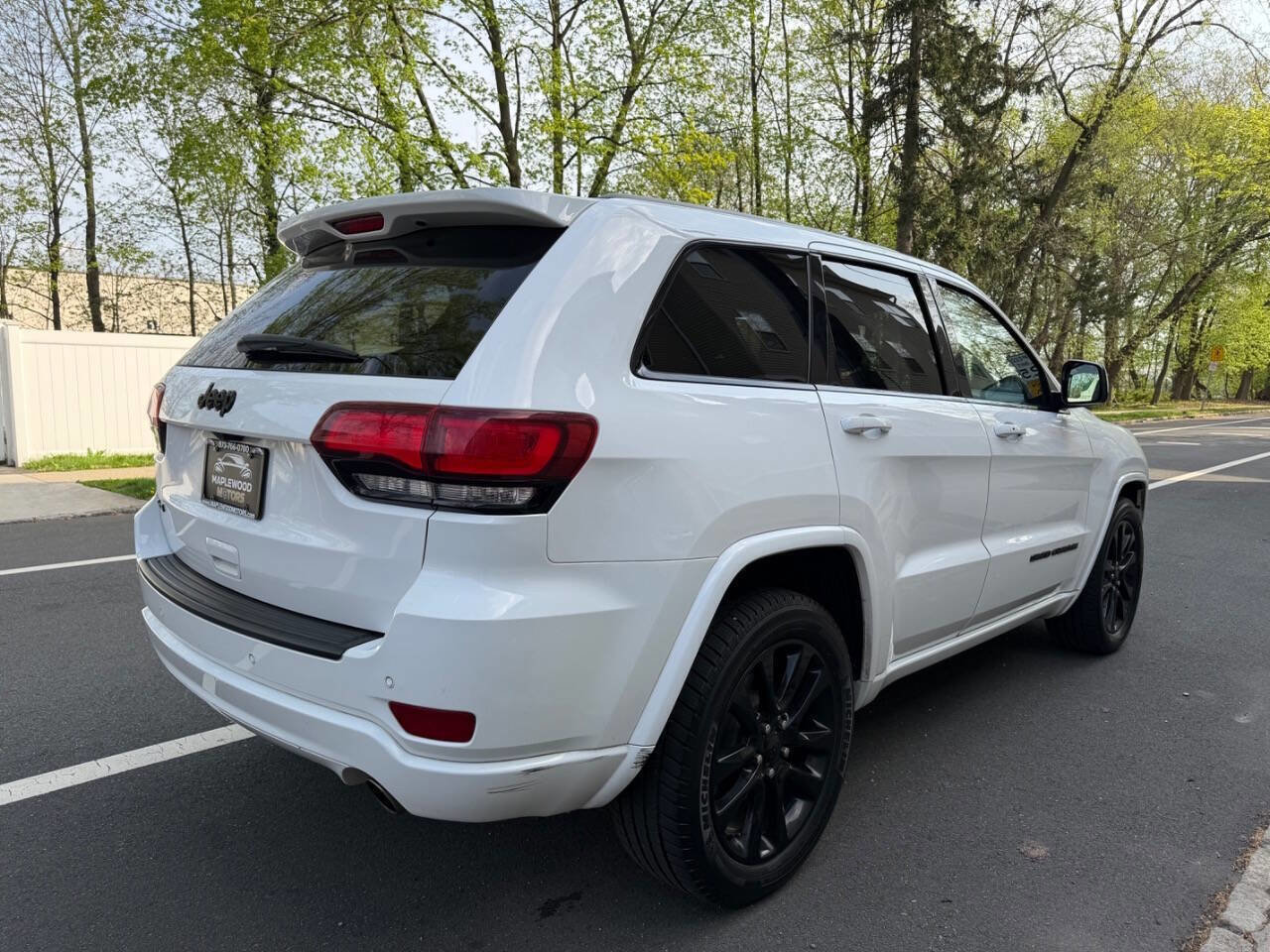 Used 2019 Jeep Grand Cherokee Altitude AWD/4WD image 5
