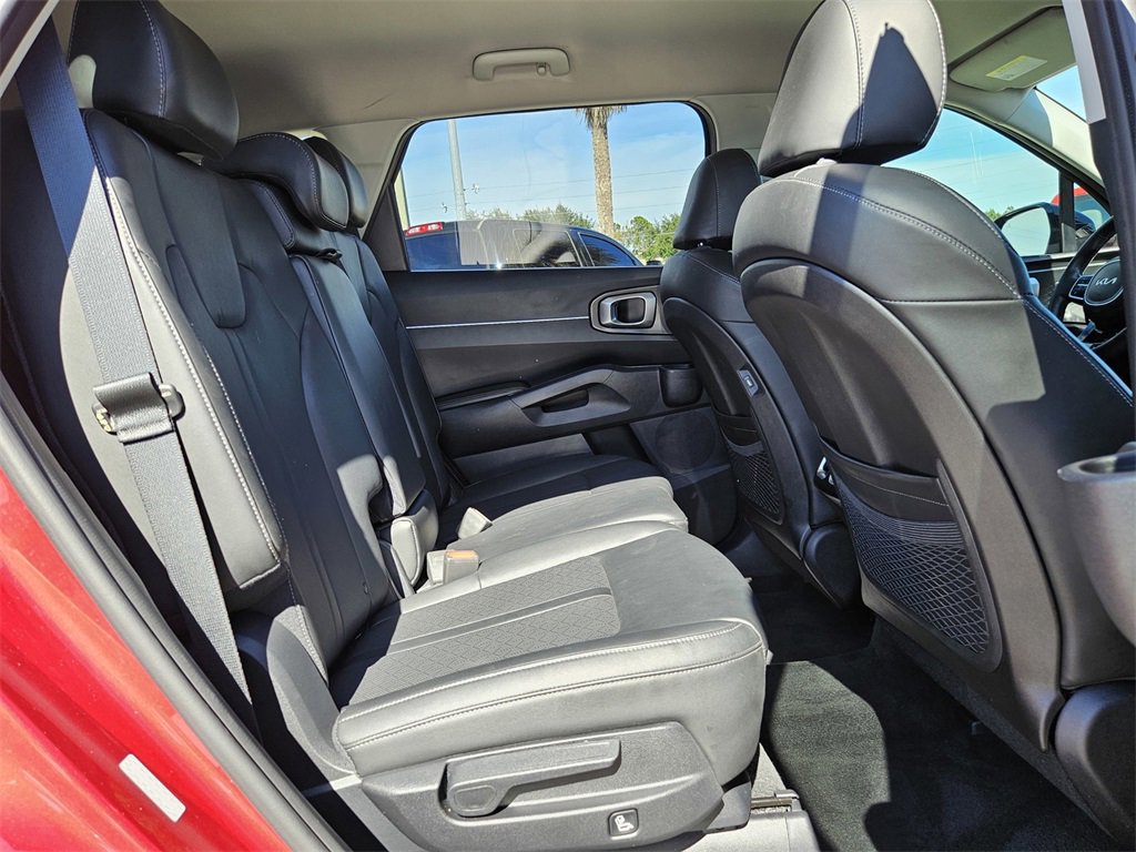 Used 2022 Kia Sorento S image 29
