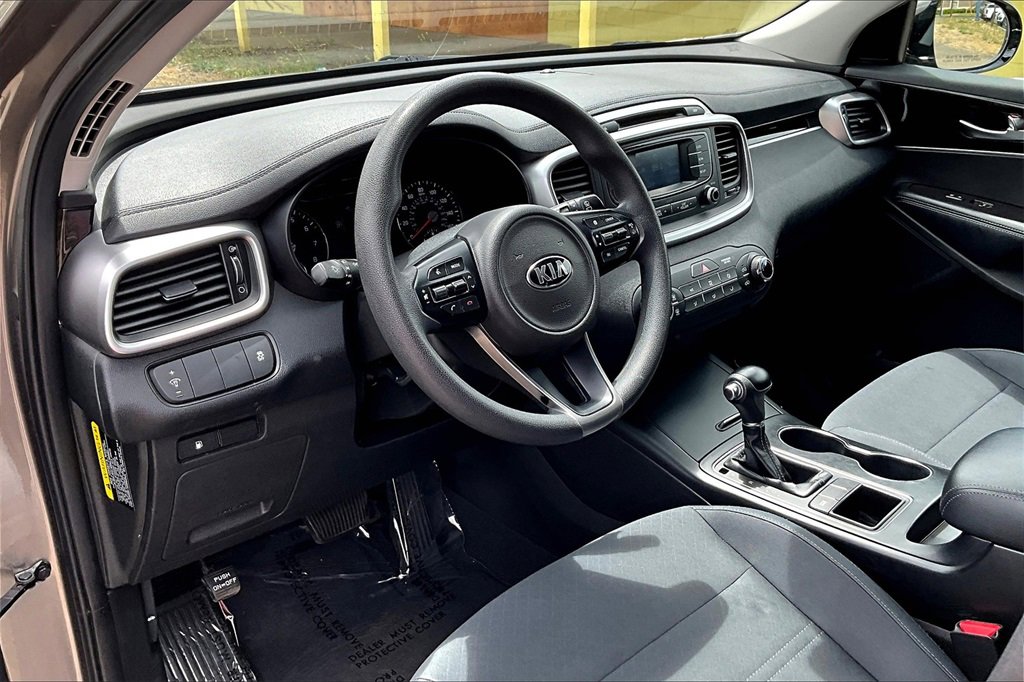 Used 2018 Kia Sorento L image 18