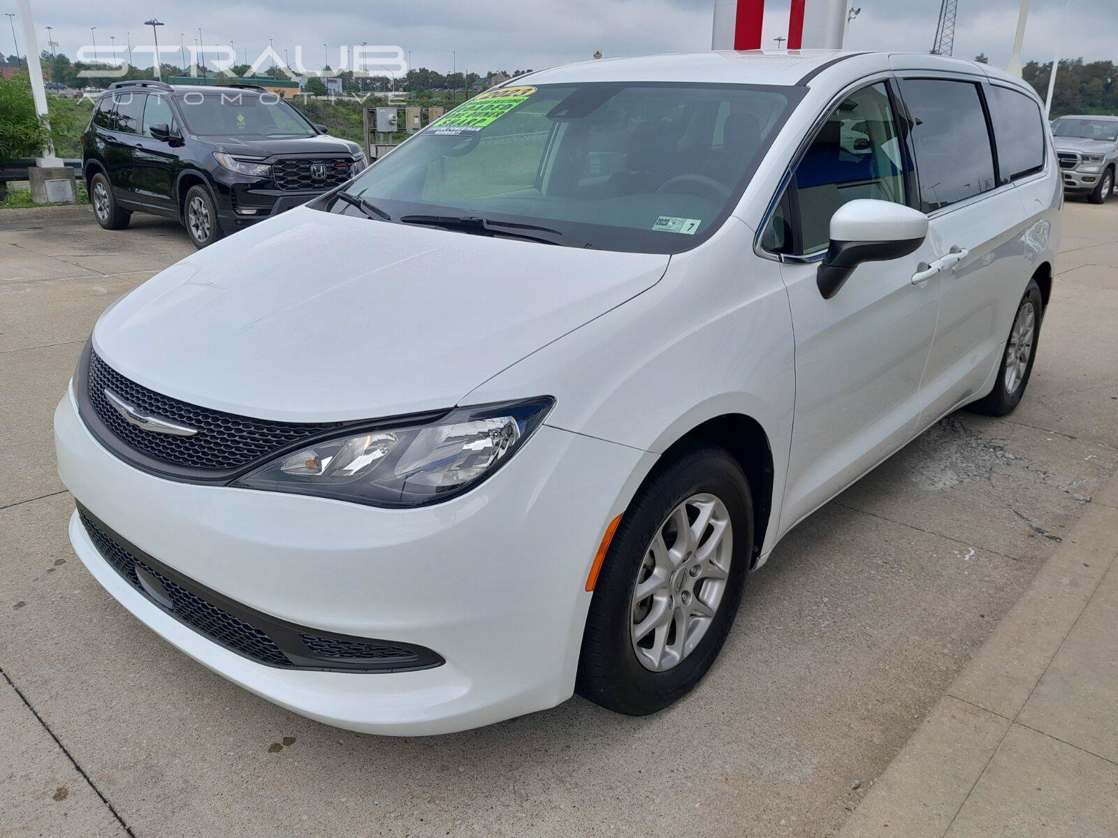 Used 2023 Chrysler Voyager LX FWD image 5