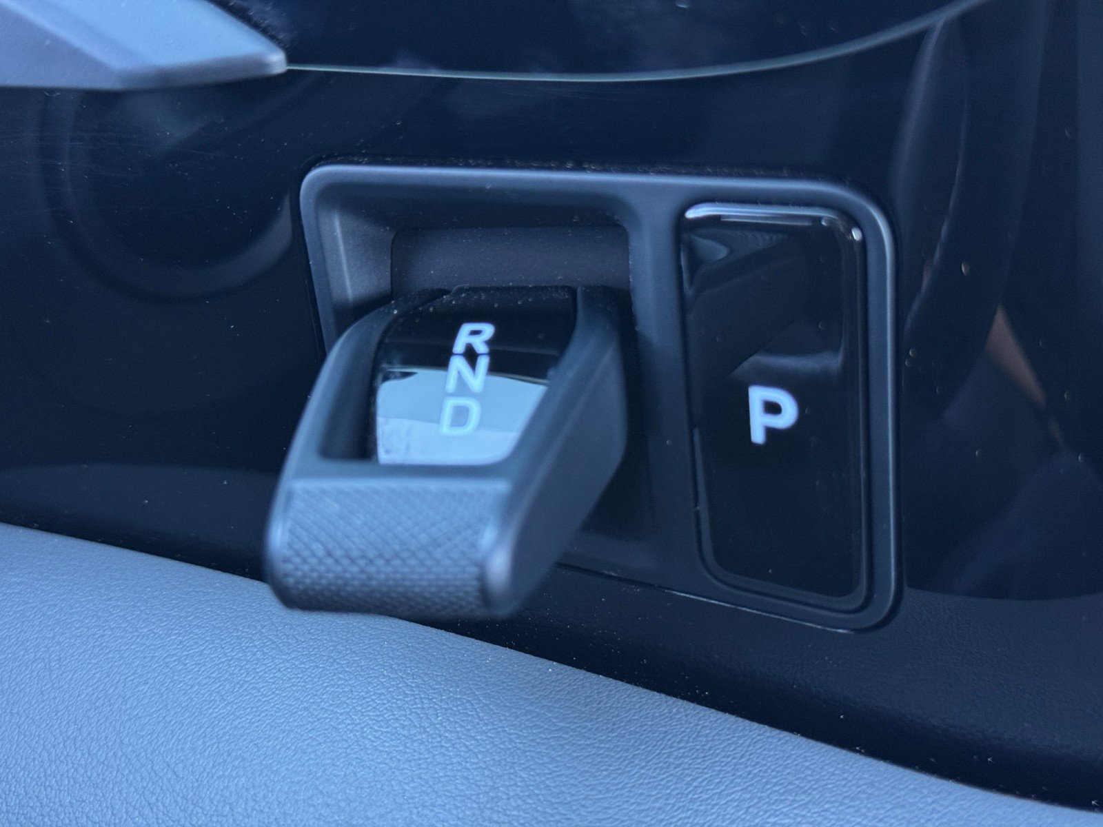 Used 2020 Porsche Taycan 4S image 24