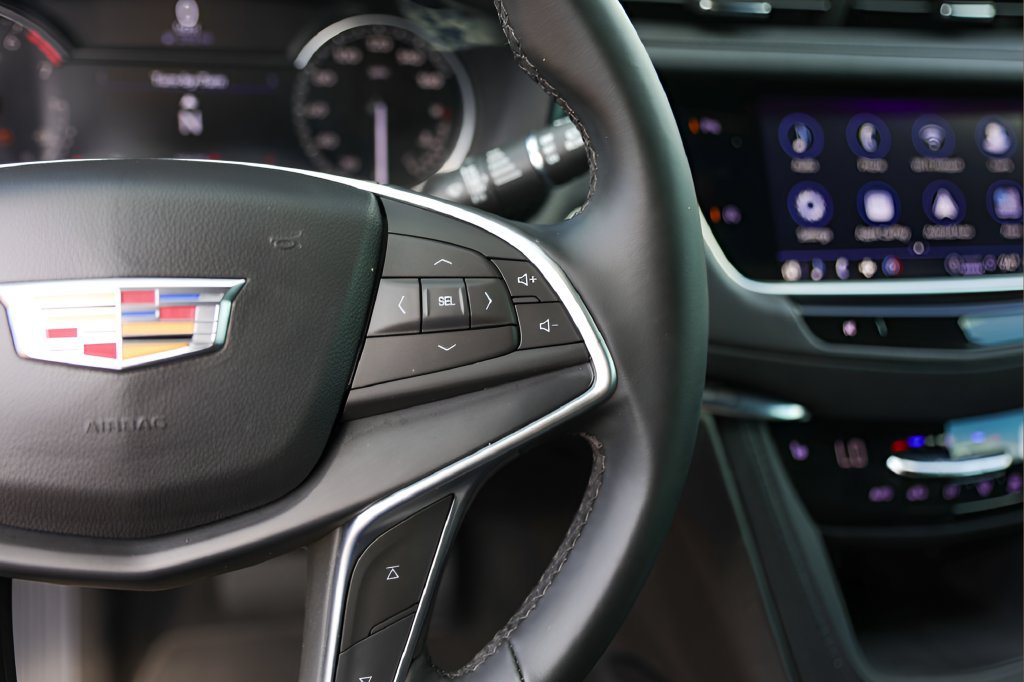 Certified 2024 Cadillac XT5 Luxury FWD image 13