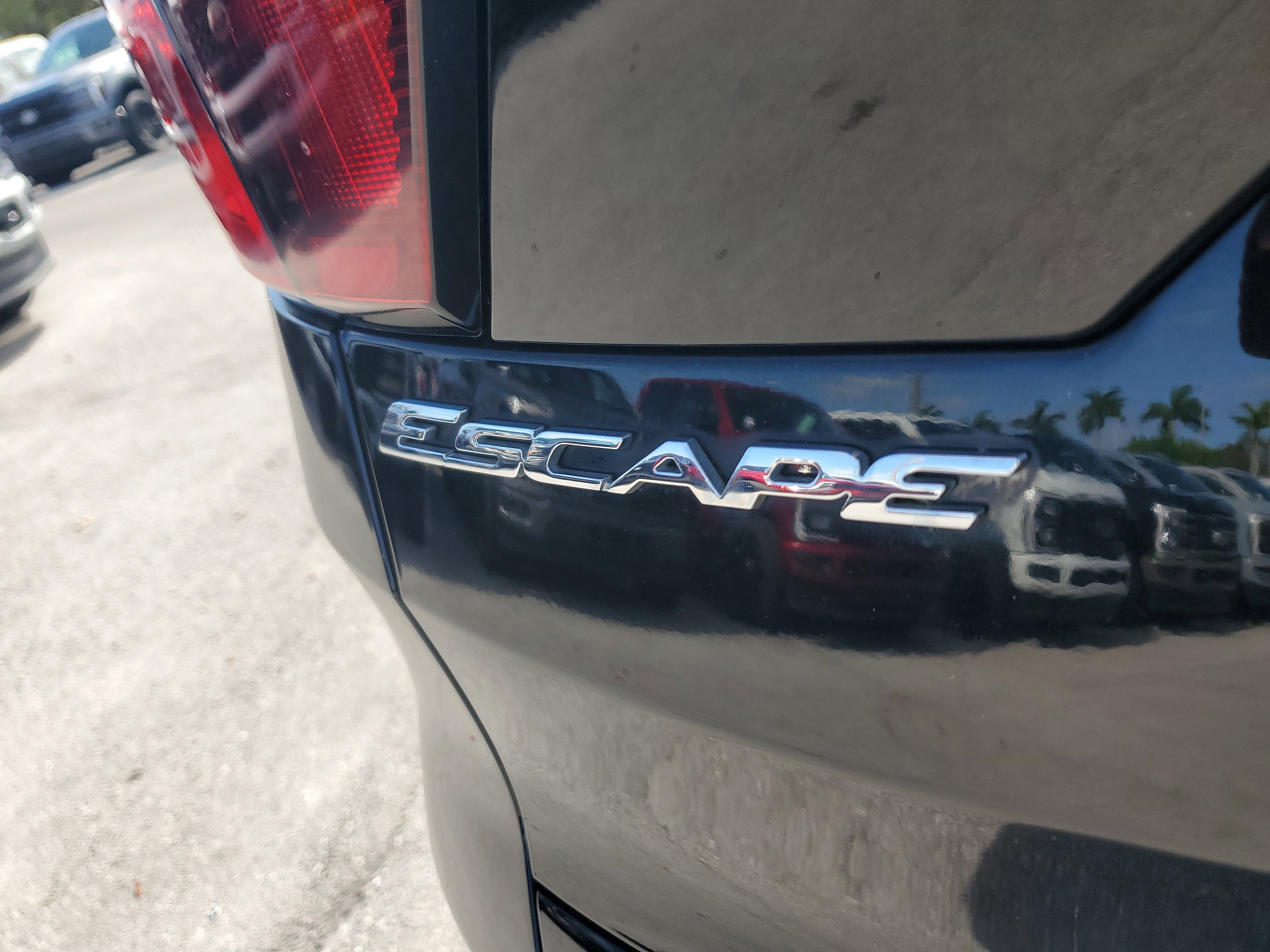 Used 2019 Ford Escape SEL FWD image 32
