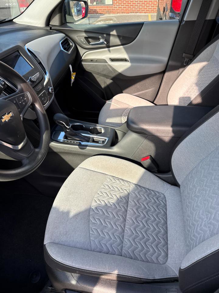 Used 2022 Chevrolet Equinox LS w/ LS Convenience Package FWD image 5