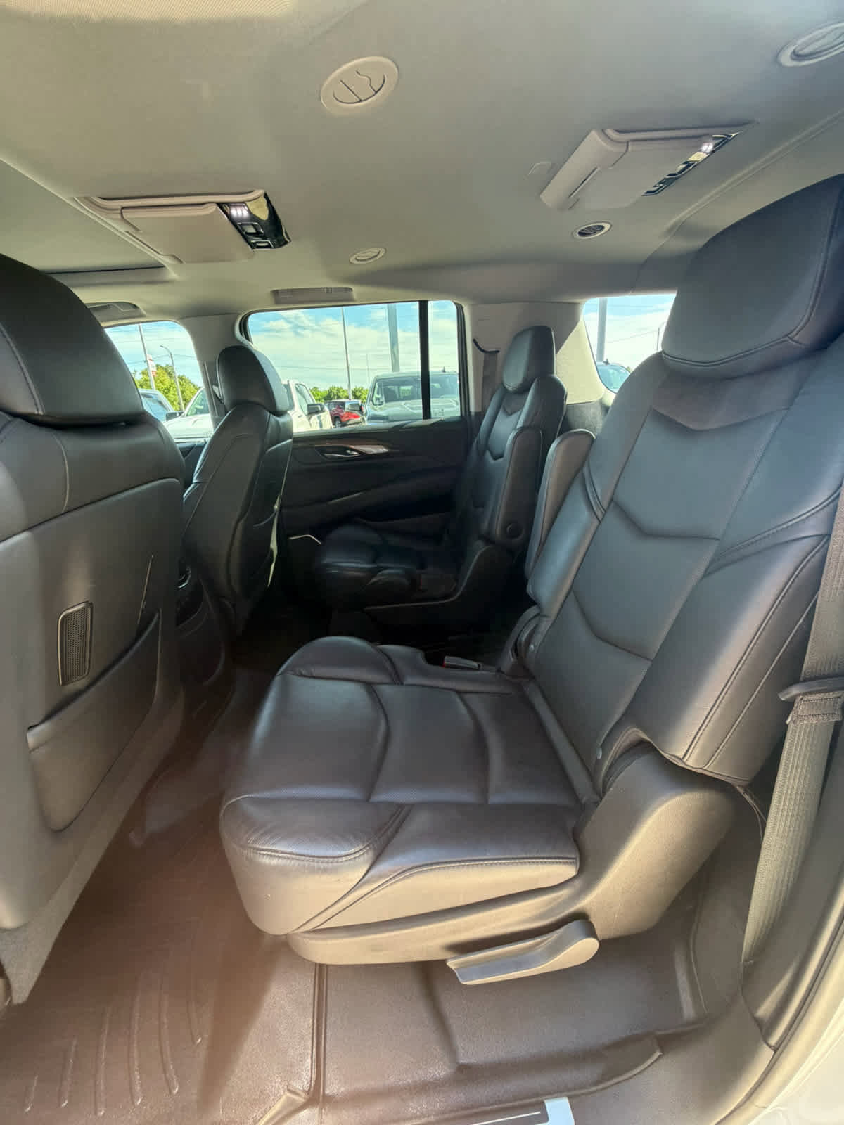 Used 2020 Cadillac Escalade ESV Premium Luxury AWD/4WD image 13