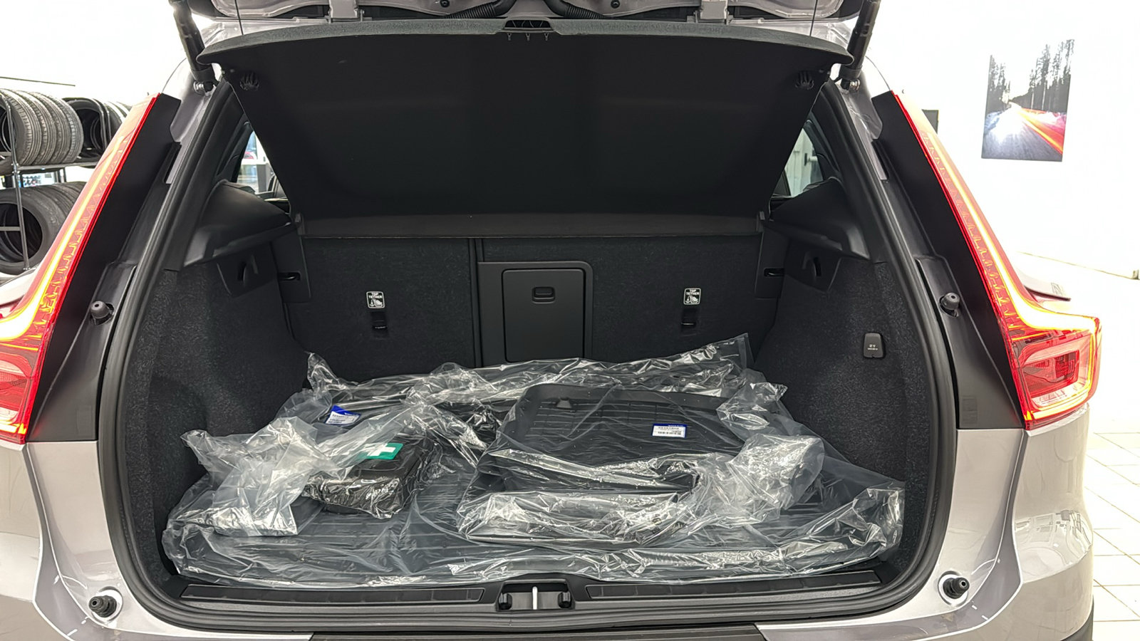 New 2026 Volvo XC40 B5 Plus w/ Protection Package Premier AWD/4WD image 27