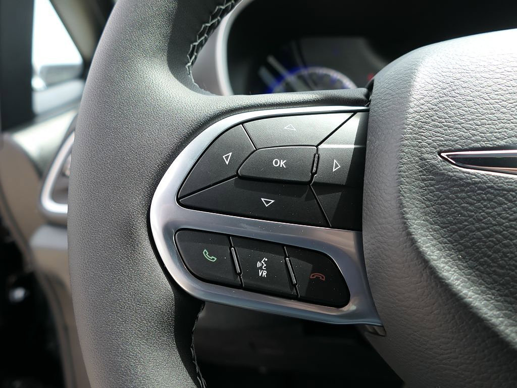 New 2026 Chrysler Pacifica Select FWD image 12