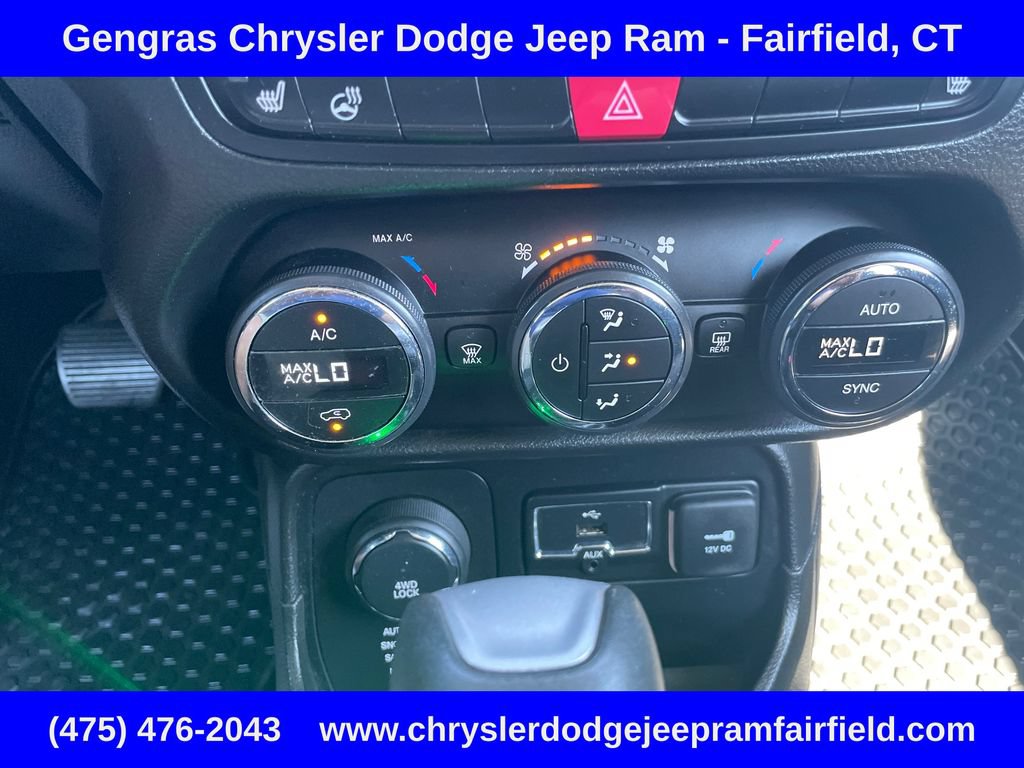 Used 2017 Jeep Renegade Altitude AWD/4WD image 44