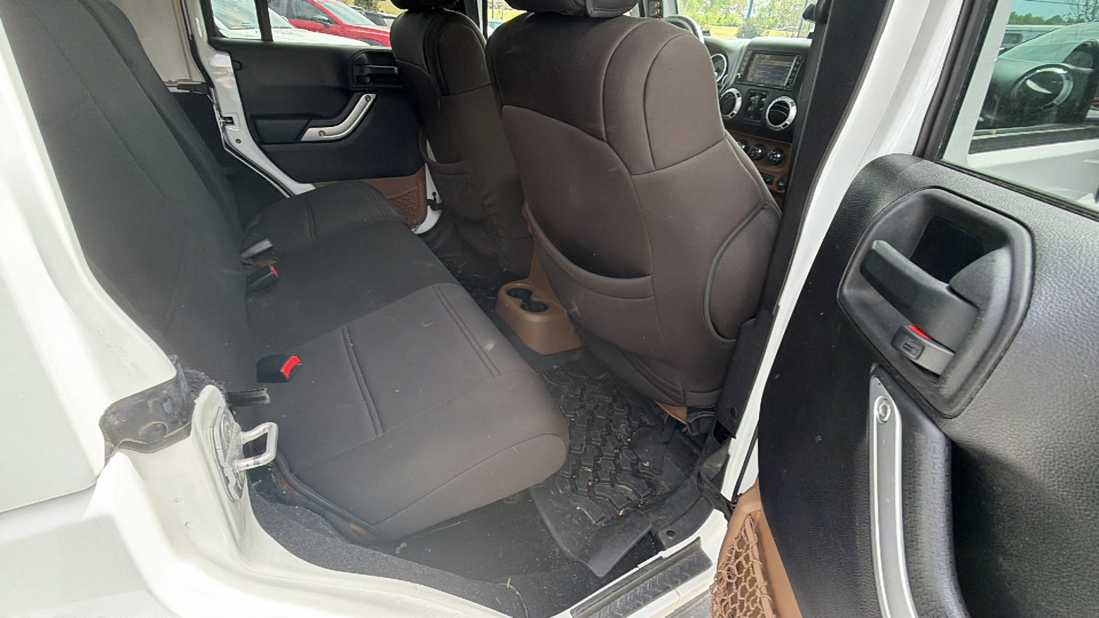 Used 2012 Jeep Wrangler Unlimited Sahara w/ Dual Top Group image 21