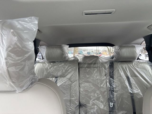 New 2026 MAZDA CX-90 Plug-In Hybrid w/ Preferred image 17