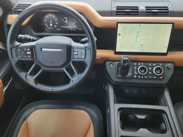 Used 2024 Land Rover Defender 130 X-Dynamic SE AWD/4WD image 27