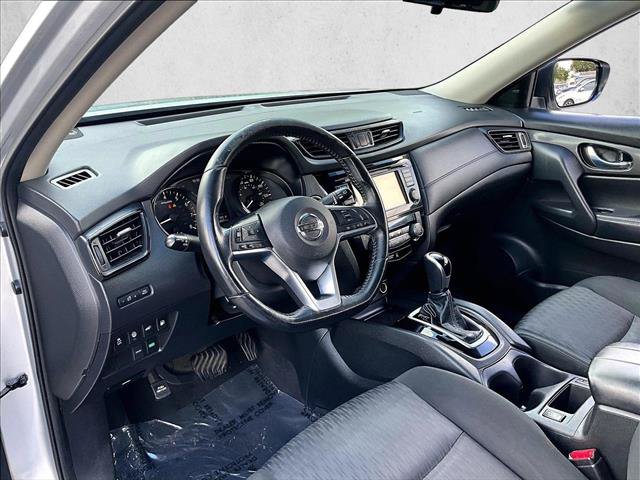 Used 2020 Nissan Rogue SV FWD image 12