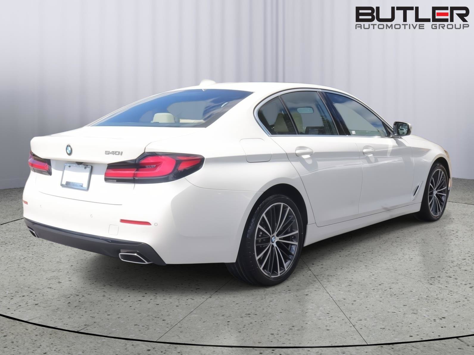 Used 2023 BMW 540i w/ Premium Package RWD image 5