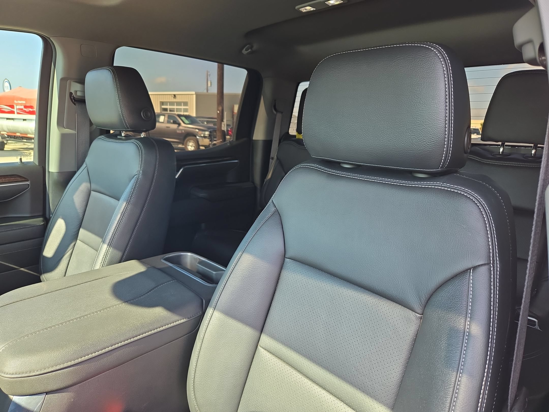 Used 2025 GMC Sierra 1500 Elevation w/ X31 Off-Road Package AWD/4WD image 9